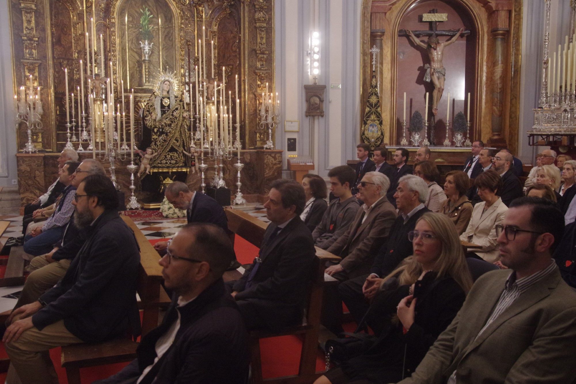 Viernes de Dolores de veneración a la Virgen de Servitas en San Felipe Neri