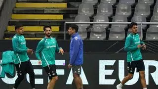 Isco habla de su lesión antes del Braga-Betis: "Sigo teniendo molestias, pero ya estoy viendo la luz"