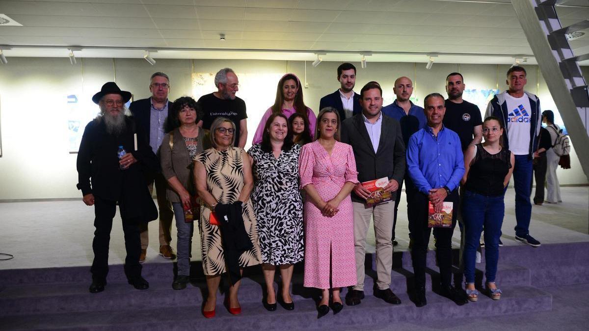 La inauguración de la XXV Bienal Arte no Morrazo en Cangas.
