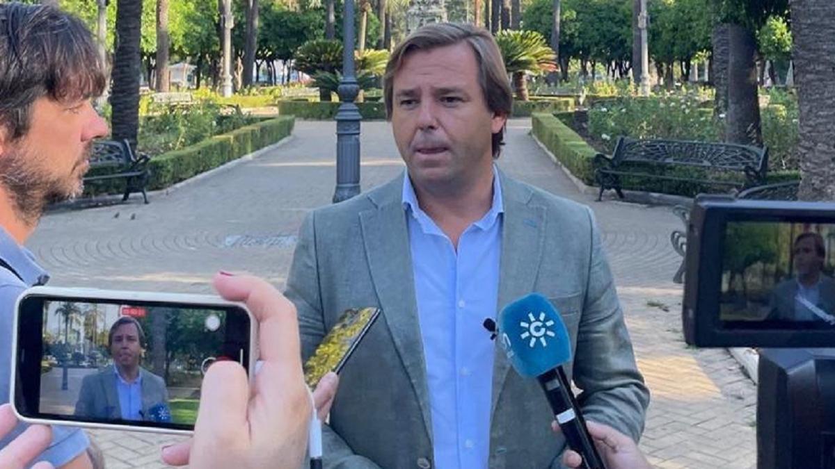 El secretario general del de PP  A, Antonio Repullo, durante la rueda de prensa de este sábado en Córdoba.