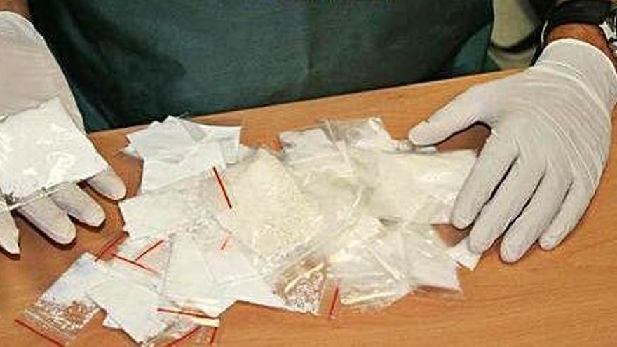 Imagen de archivo de un alijo de ketamina intervenido por la Guardia Civil.