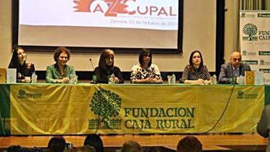 Mesa redonda sobre Cuidados Paliativos.