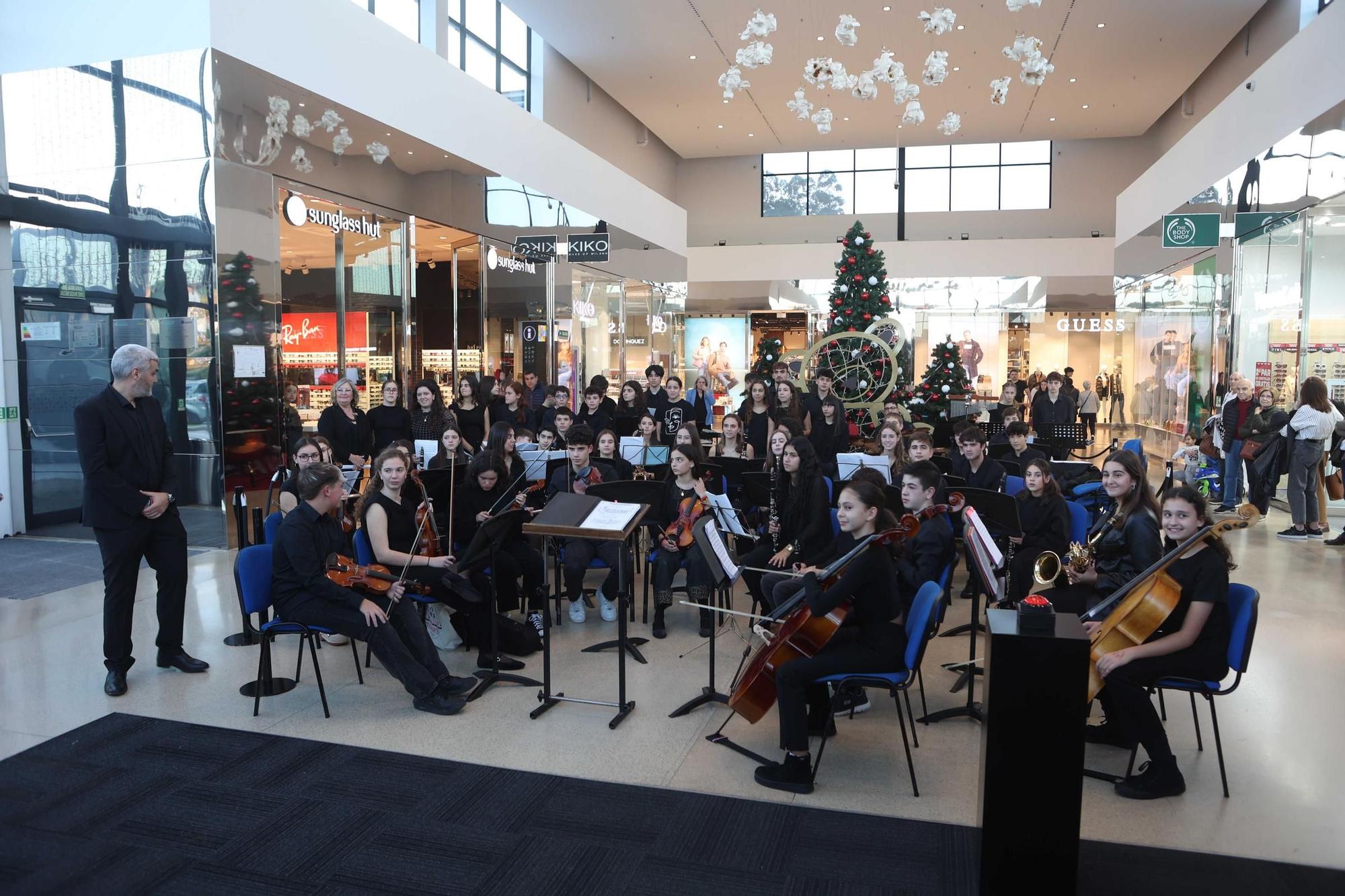 Coruña The Style Outlets enciende la Navidad con sorteos y música