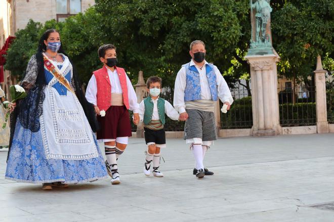 Búscate en en el primer día de la ofrenda por la calle Caballeros de las 18:00 a las 19:00