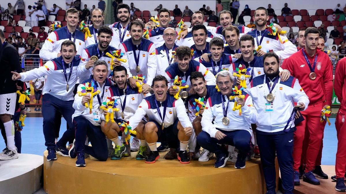 Los 'Hispanos' celebrando su medalla