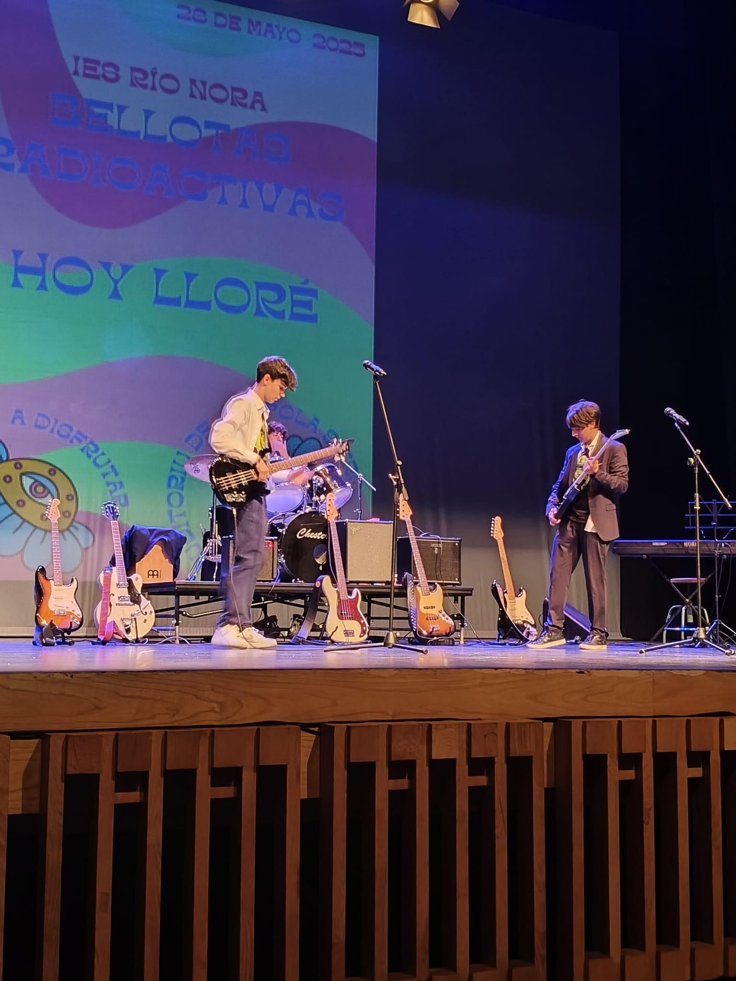 El Festival Artístico del IES Río Nora, en la Pola, en imágenes