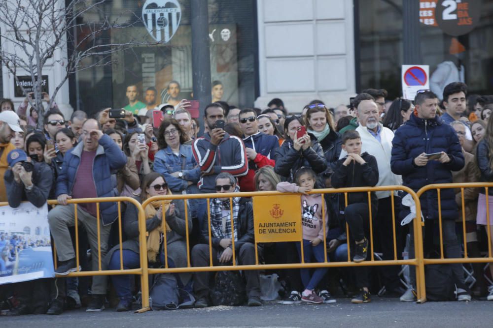 Búscate en el público de la mascletà del 1 de marzo