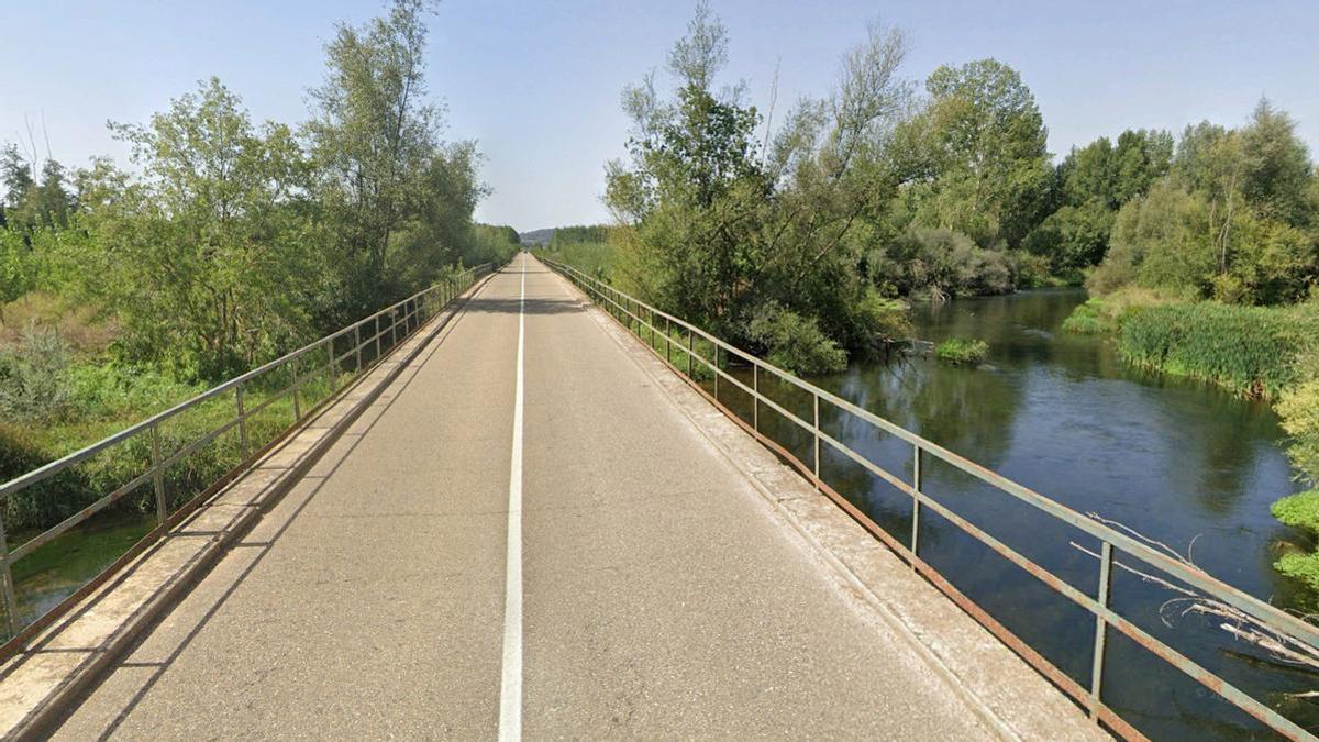 Aspecto del puente entre Pobladura del Valle y Fresno de la Polvorosa sobre el río Órbigo.