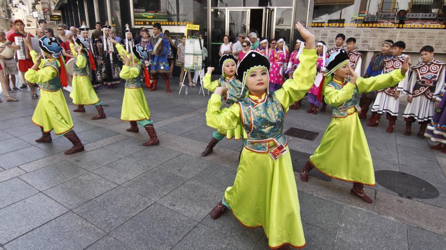 La ciudad se llena de tradición y costumbre con el Festival Nacional de Folclore