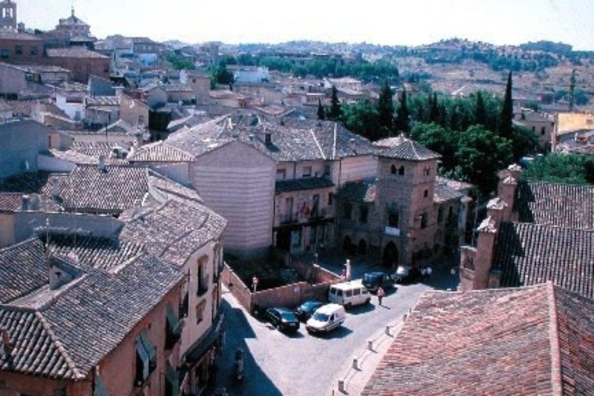 El sitio de la antigua sinagoga del Sofer 2002