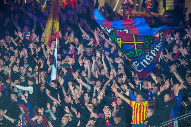 Aficionados durante el partido de vuelta de las semifinales de la Copa del Rey entre el FC Barcelona y el Atlético de Madrid, en el Camp Nou el 3 de Marzo de 2026