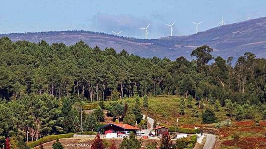 Base de la Xunta contra incendios en el monte comunal.