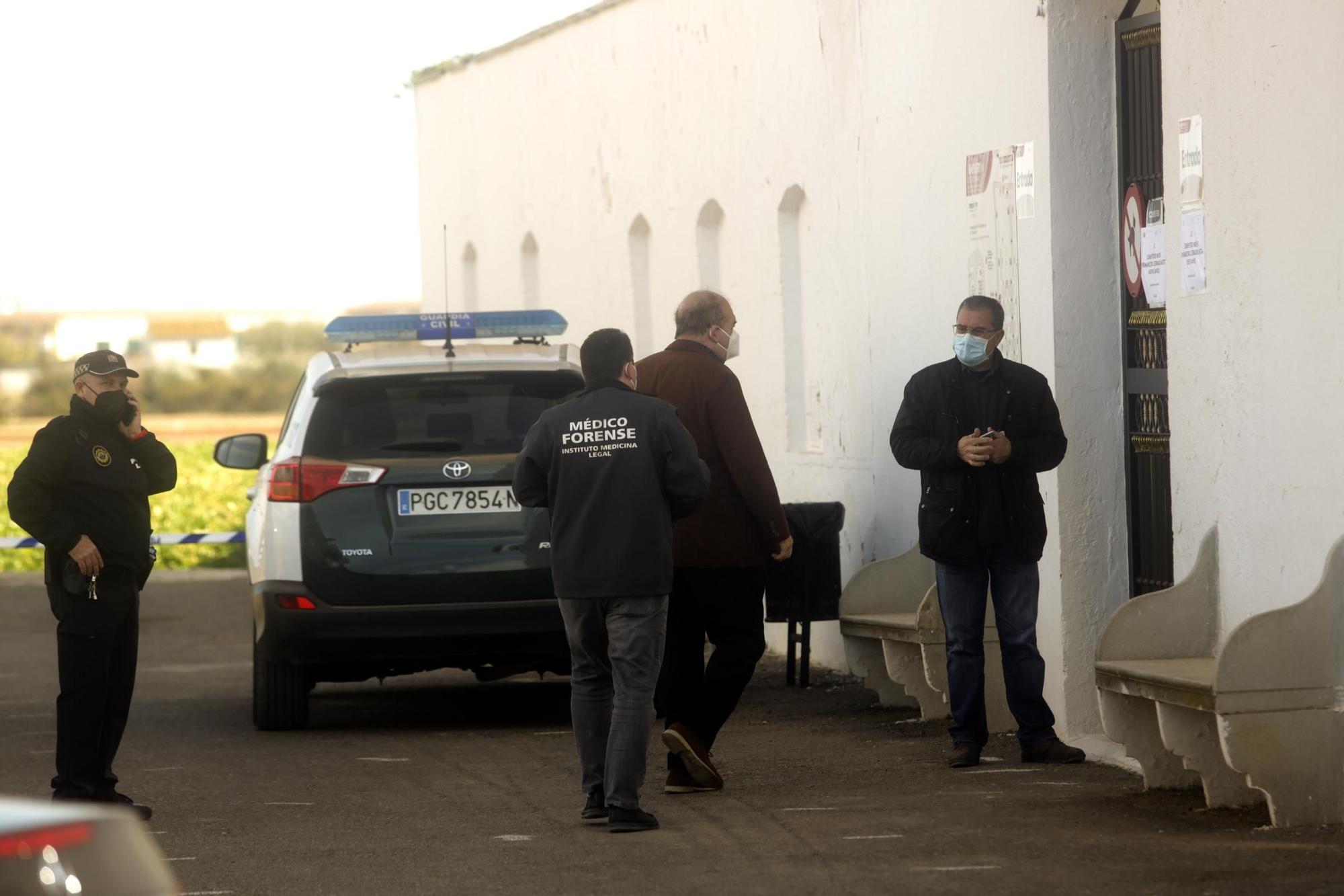 Profanan una veintena de tumbas en el cementerio de Paiporta