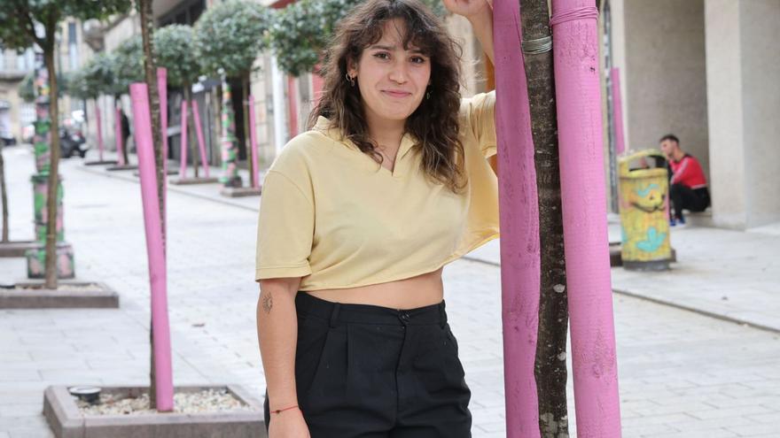 La directora del cortometraje “Algo novo que contar”, Paula Pereira, ayer, en Churruca .   | // JOSÉ LORES