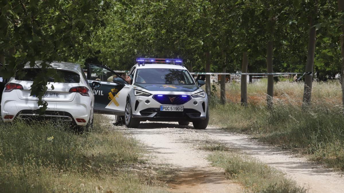 Agentes de la Guardia Civil llegan al hotel rural donde despareció Enrique G. P., en Bocairent.