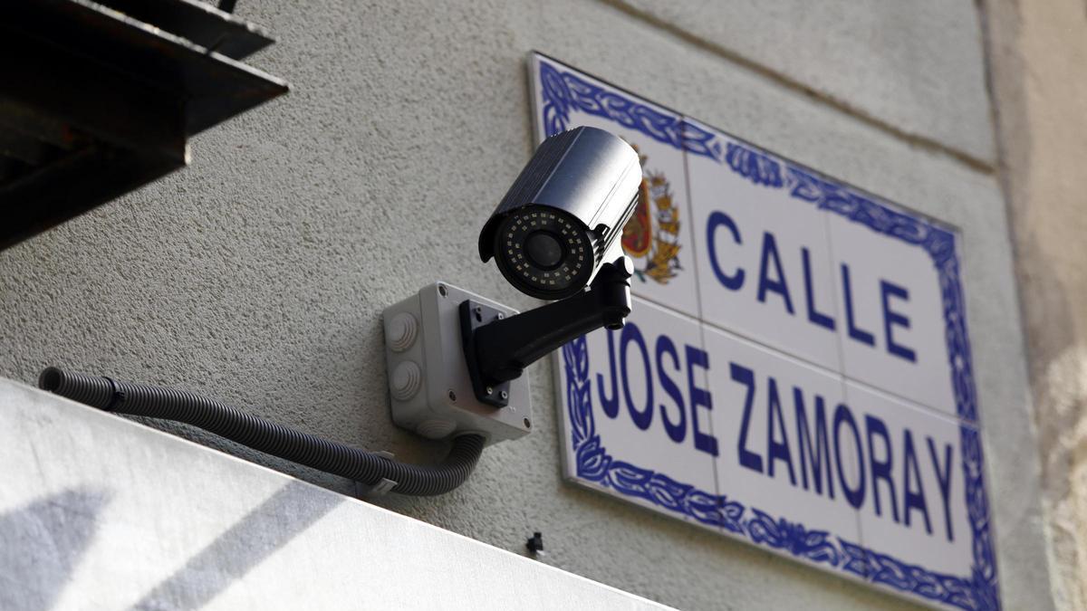 Cámaras en la calle José Zamoray, en el Gancho.