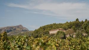 En el hotel de lujo Son Brull, antiguo monasterio en Pollença, el estadounidense es el viajero predominante.