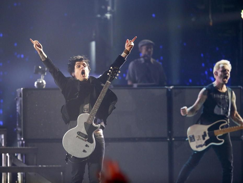 Green Day perform on stage at the 2016 MTV ...