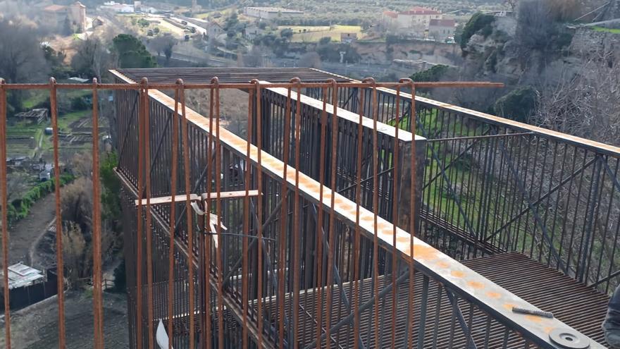 Així és l&#039;escala del camí que arriba a la Creu del Tort de Manresa