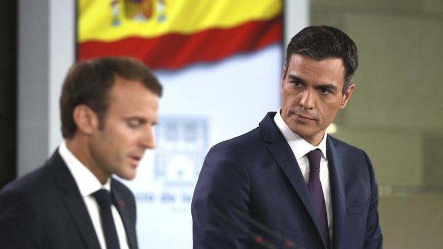 Sánchez se reunirá hoy con Macron en París