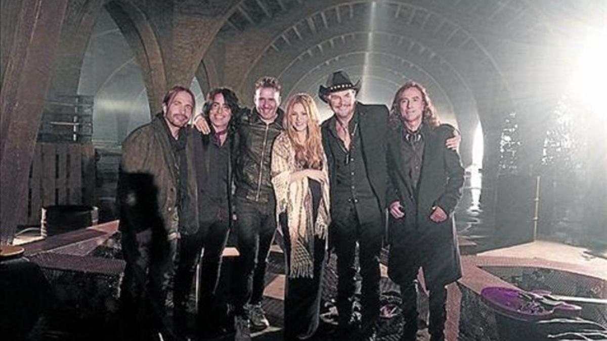 Maná y Shakira graban  un videoclip en unas cavas_MEDIA_1