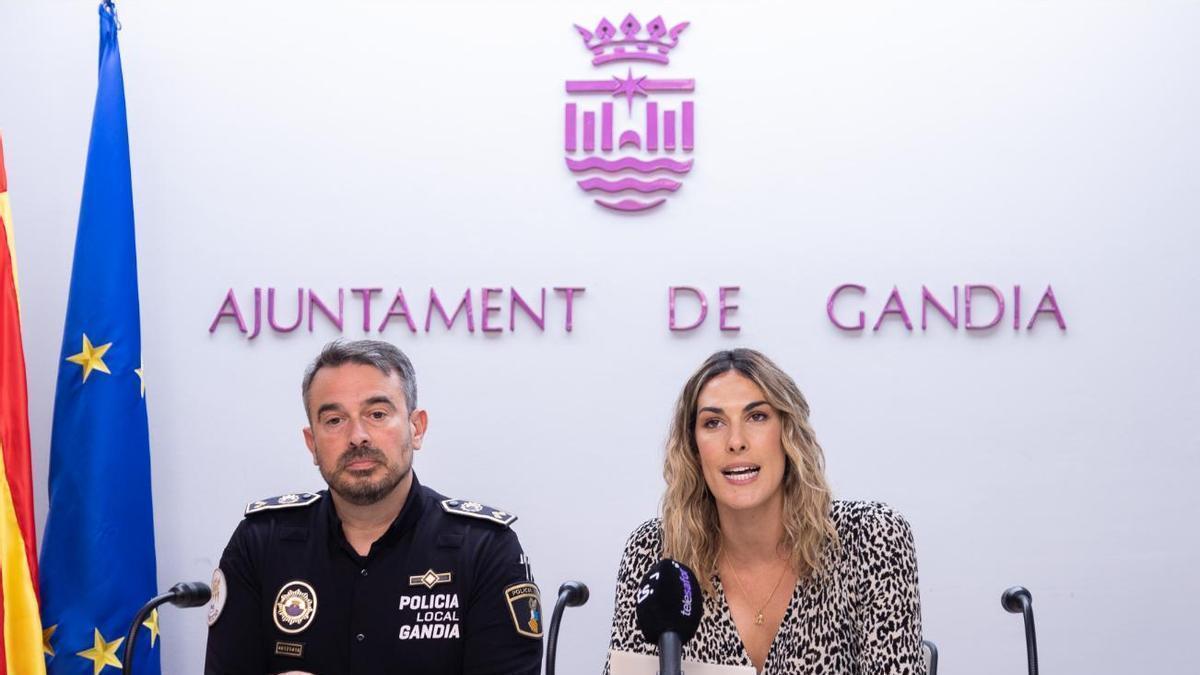 José Martínez Espasa y Lydia Morant, en rueda de prensa.