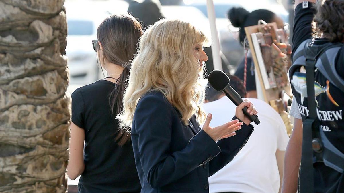 Kourtney Kardashian, irreconocible rubia reportera