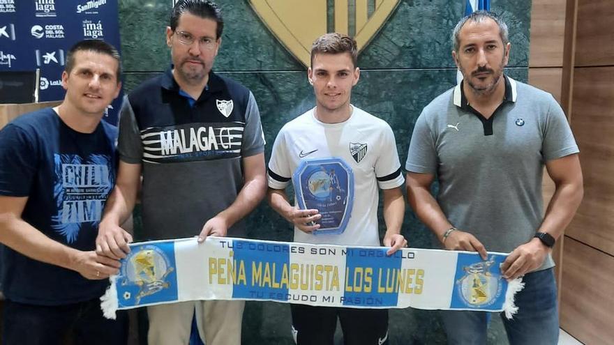 Aleix Febas obtiene el trofeo de Mejor Jugador Malaguista de la temporada