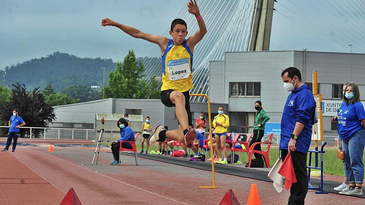 Una de las pruebas celebradas ayer en el CGTD. |  // RAFA VÁZQUEZ