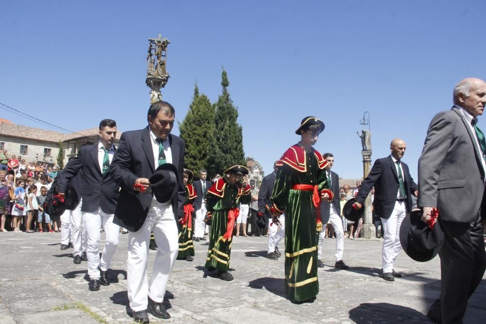 O Hío baila para rendir culto a San Roque