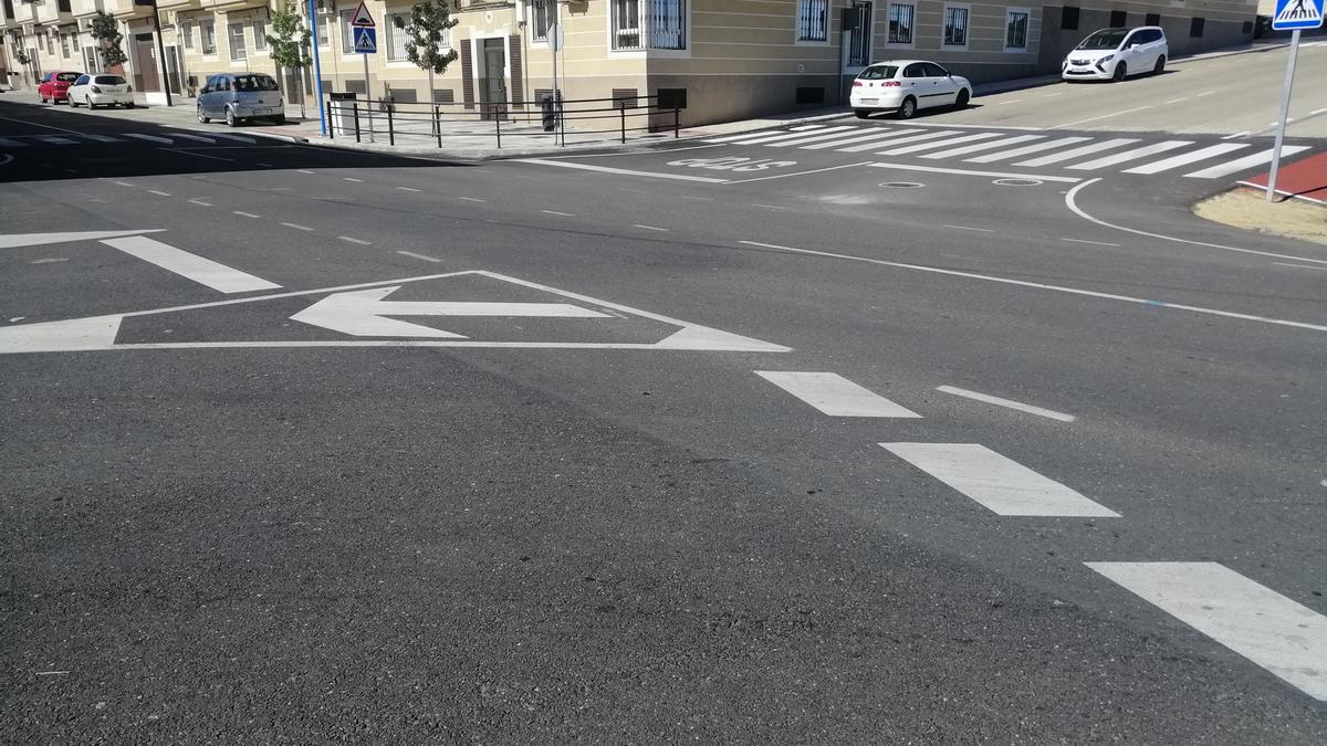 Lugar justo donde se construirá la nueva rotonda en la avenida Monseñor Riberi, de entrada y salida de Coria.