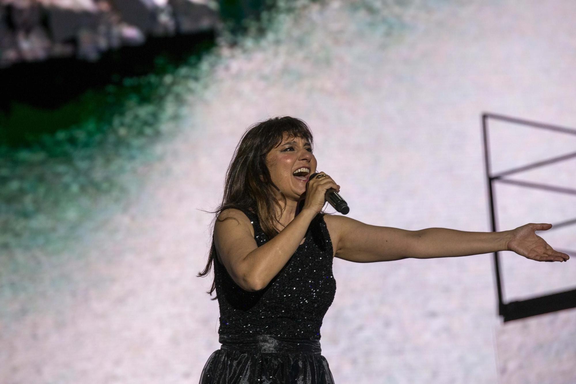 Amaral arrasa en Alicante con su "Dolce Vita"