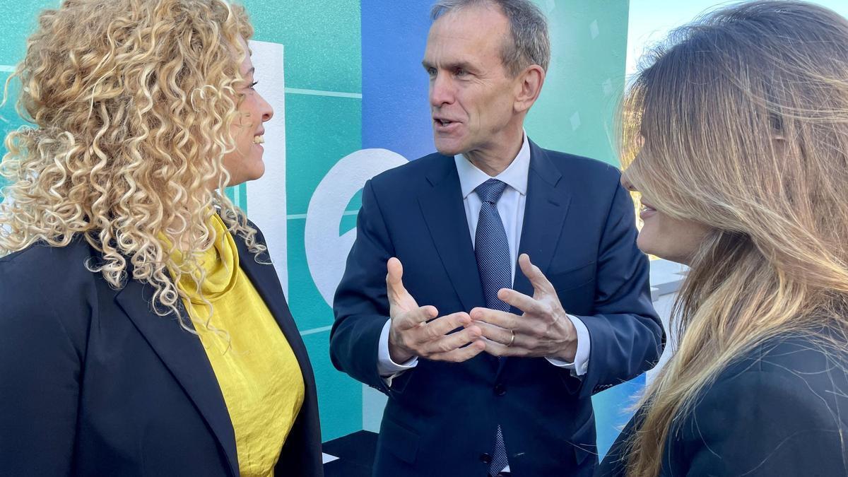 Walker, en el acto de inauguración de la sede de Málaga.