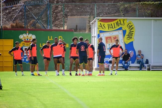 Entrenamiento UD Las Palmas en Barranco Seco ...