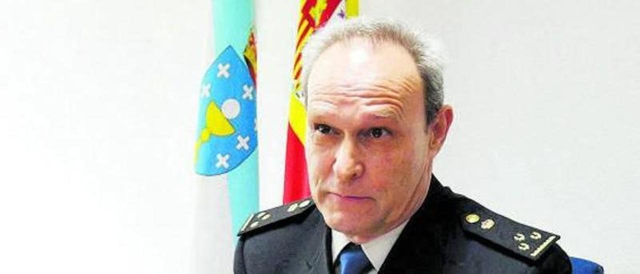 El inspector Manuel Barreira Cardoso, en la Comisaría de Pontevedra.   | // GUSTAVO SANTOS