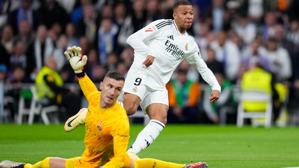 Peña anuló a un errático Mbappé