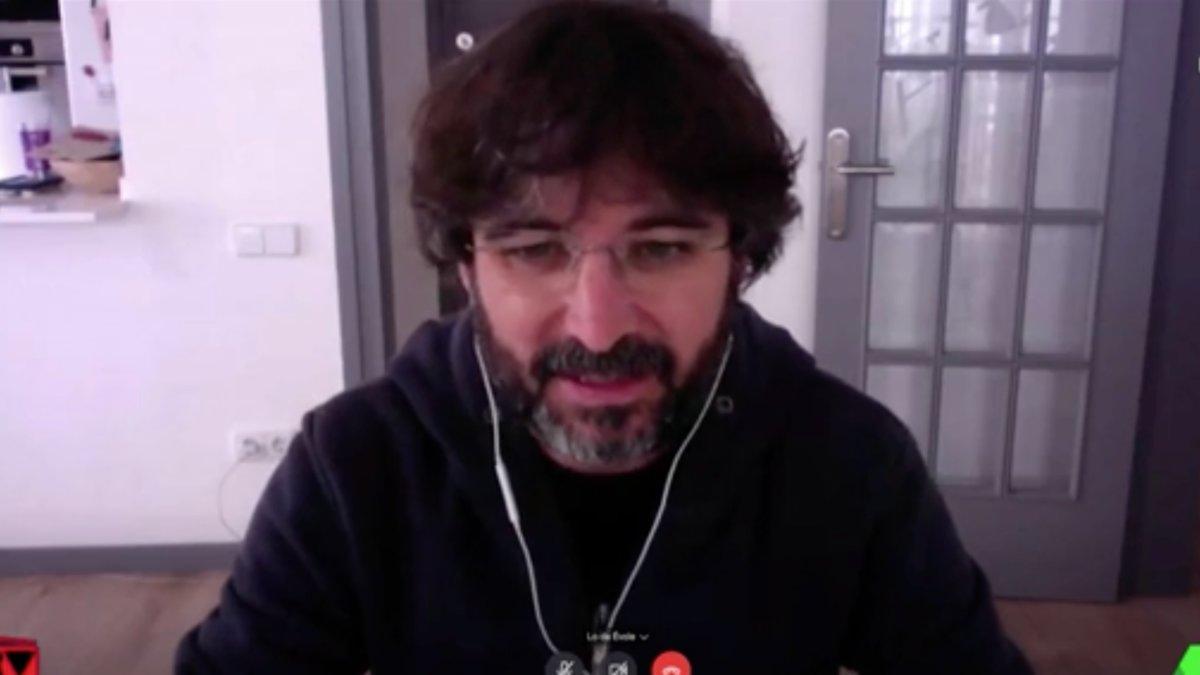 Imagen de Jordi Évole durante su entrevista por Skype con el Papa Francisco I