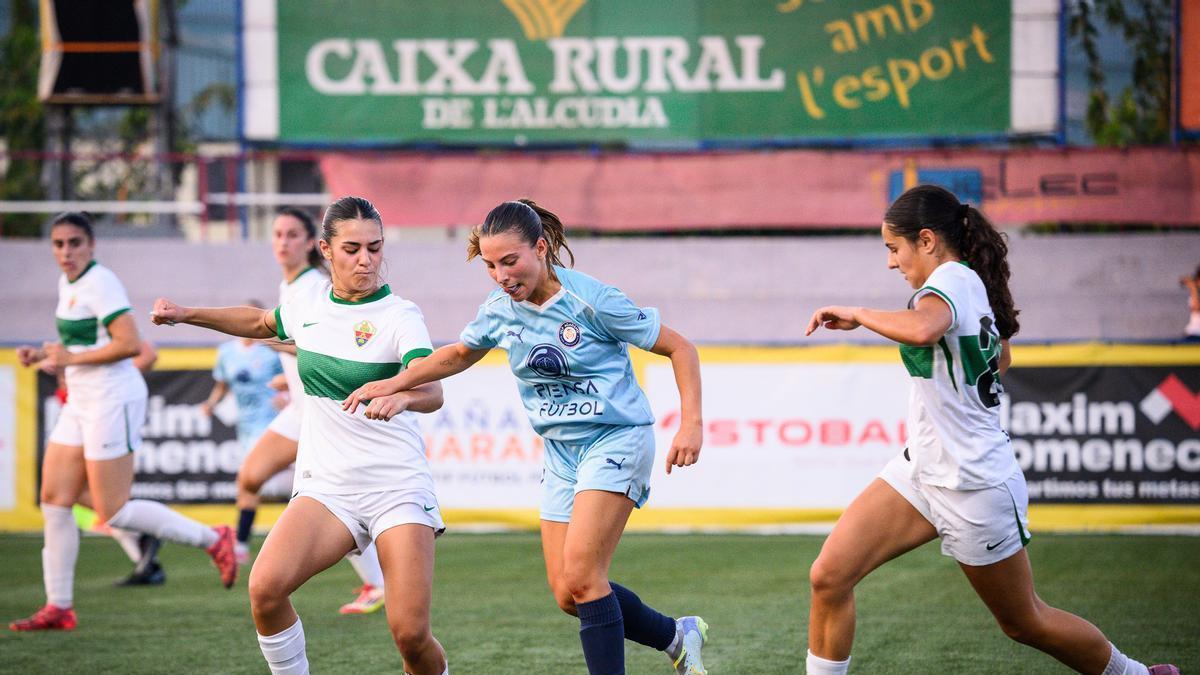 El Elche certifica su liderato ante el ULearn que se despide del COTIF (2-0) .