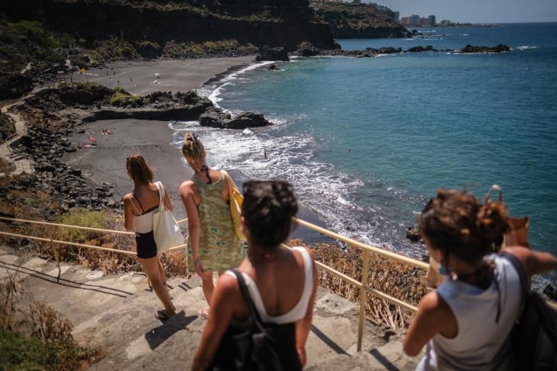 Abre la playa del Bollullo, en La Orotava