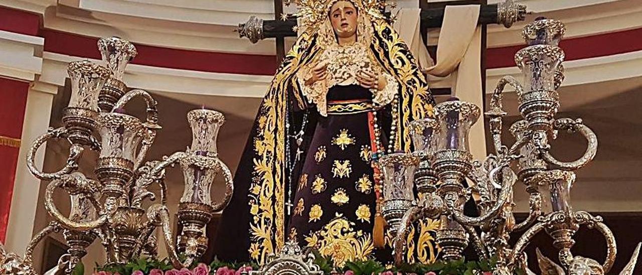 El paso de Loreto con el que se han hecho los Estudiantes, con la Dolorosa de la hermandad jerezana de donde procede el paso.