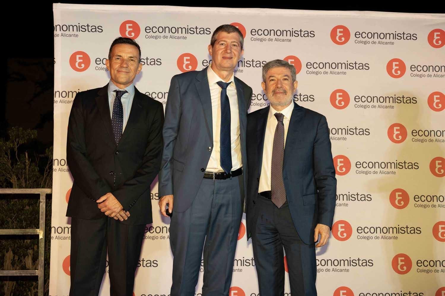 Los Economistas de Alicante celebran su cena anual en honor a su patrón