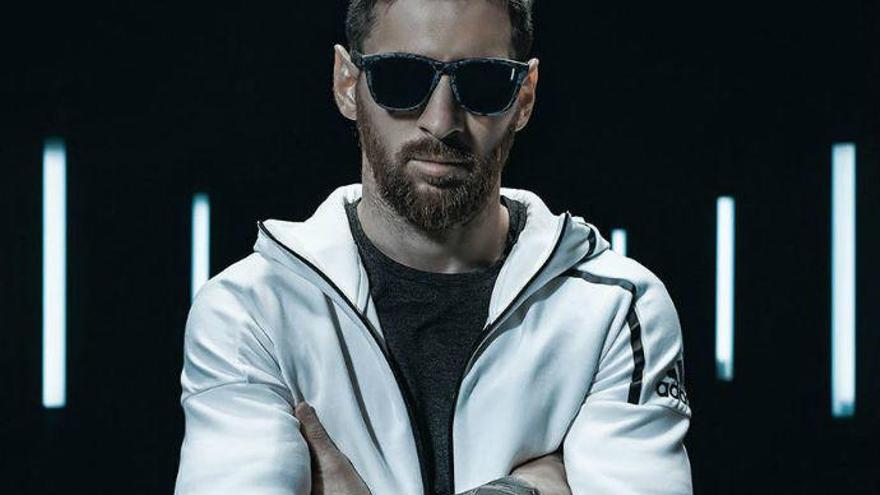 Messi en la imagen de promoción de su colección de gafas de sol