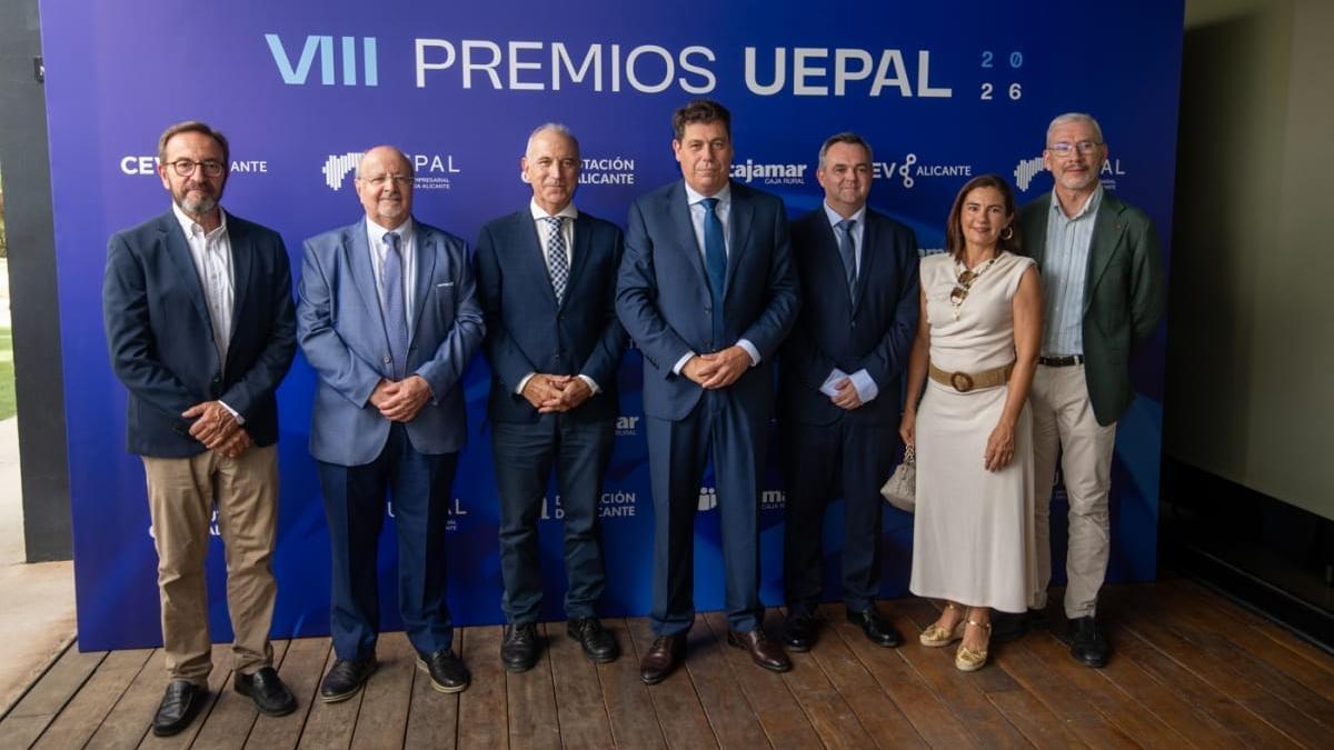 Equipo directivo de la Unión Profesional de Alicante  en la Gala de los Premios UEPAL 2026.
