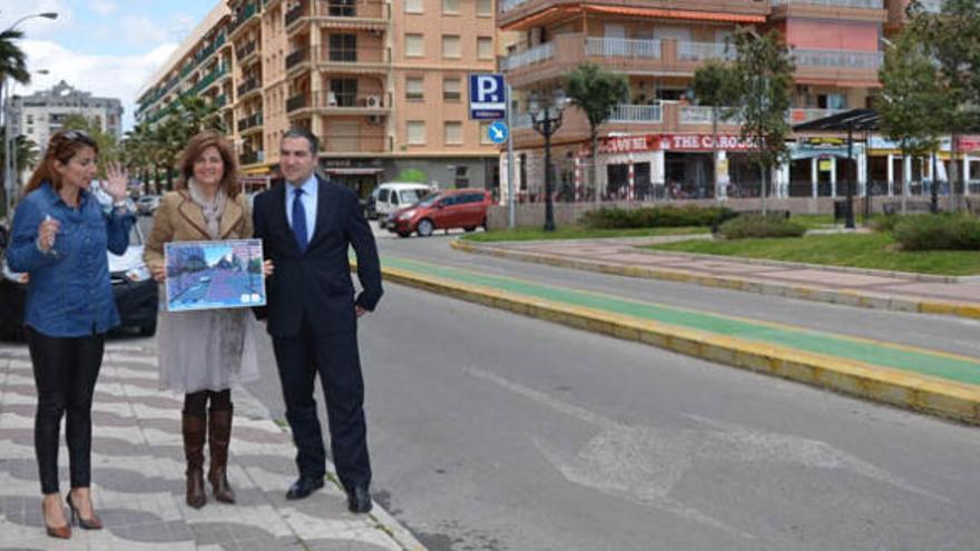 Matas, Oña y Bendodo, ayer en Fuengirola.