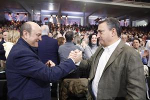 Aitor Esteban asume el liderazgo del PNV con la mirada puesta en las amenazas a la democracia