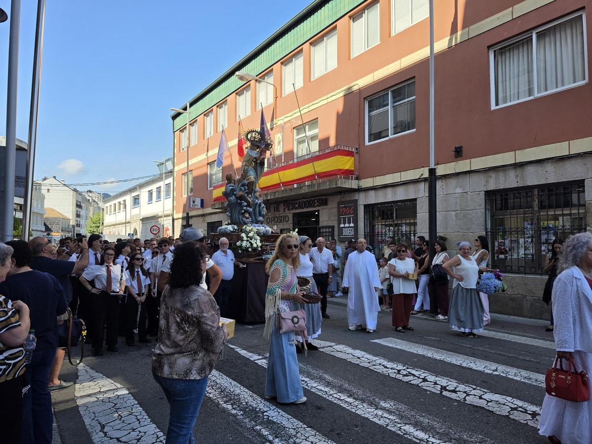O Morrazo se echa al mar para rendir homenaje a la Virgen del Carmen O Morrazo se echa al mar para rendir homenaje a la Virgen del Carmen