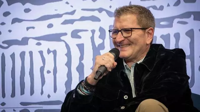 Jorge Dávila presenta su primera novela, 'El anillo de Faride'