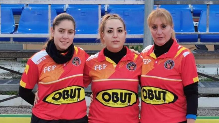 Campeonas del Mundo y de Europa participan en las 12 Horas del Club Petanca Aspe