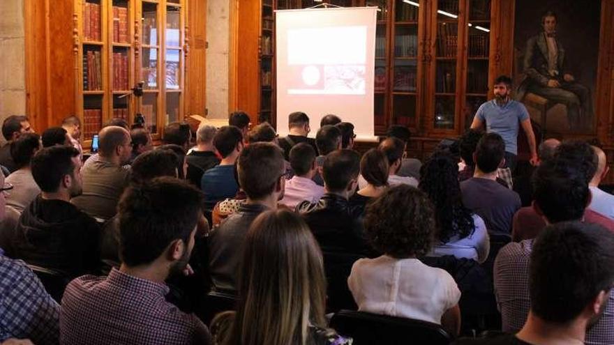 Presentación ayer de &quot;A Industriosa&quot; en Vigo. // FdV