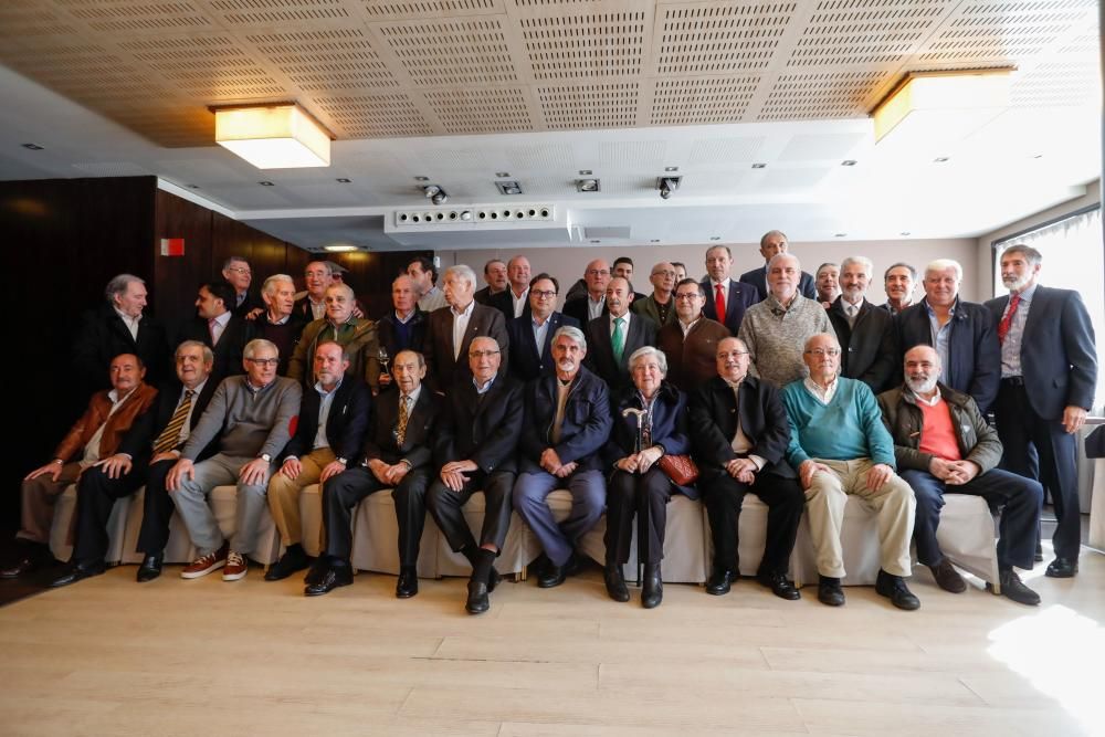 Homenaje a los socios veteranos del Sporting.